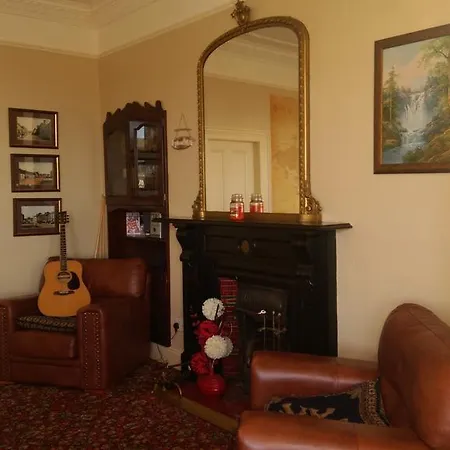 Alojamento de Turismo Selvagem Cosy Joes *